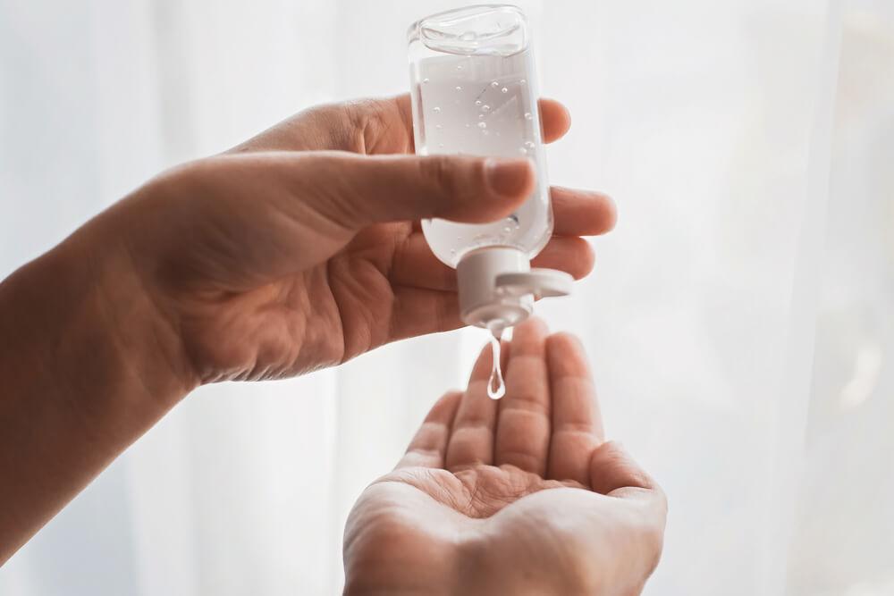 The Pros and Cons of a DIY Hand Sanitizer