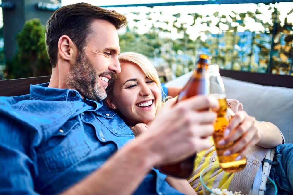 Couple drinking beer