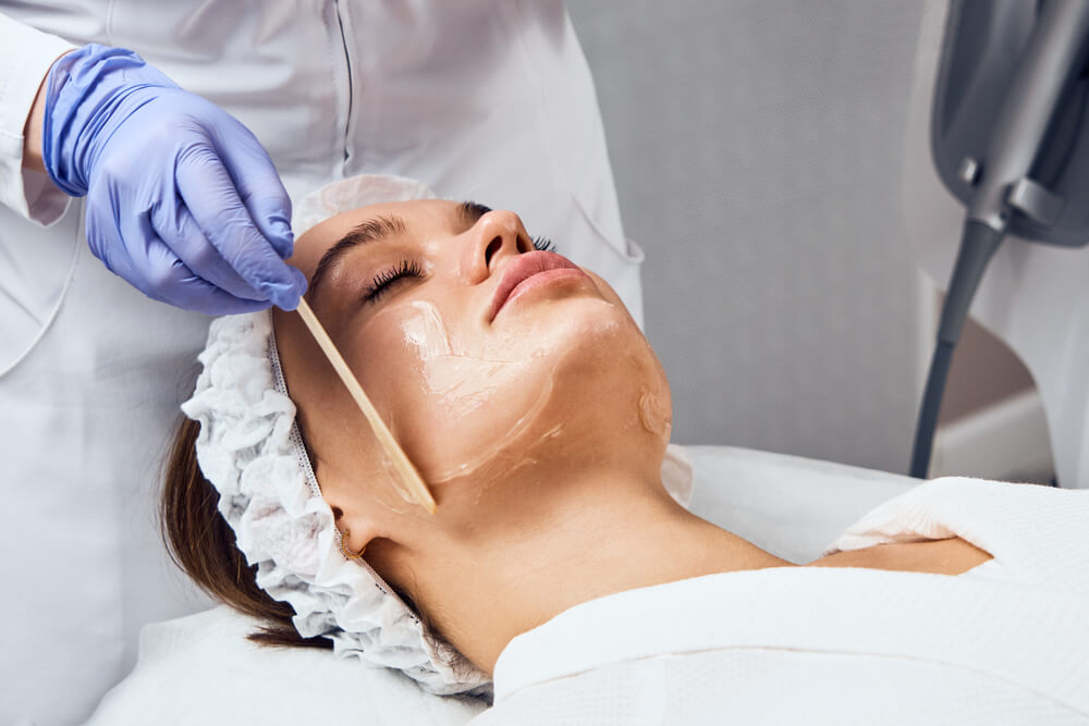 woman having hydrafacial